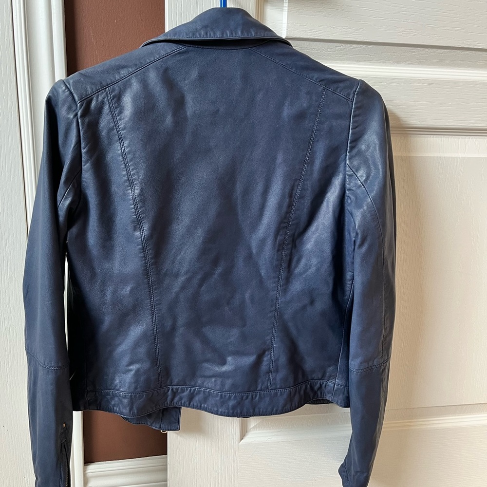 Leather jacket - Picture 3 of 3